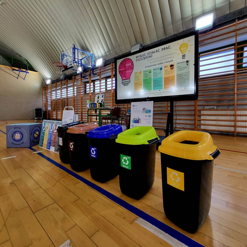 nauka segregacji odpadów w szkole